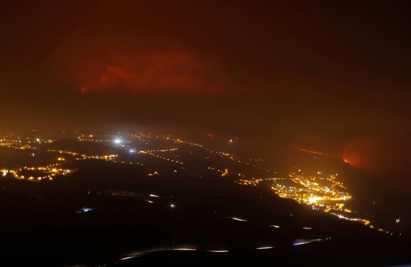 Fotos La lava del volcán Cumbre Vieja llega al mar El Comercio